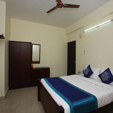 Oyo 10465 Koyambedu Chennai Hotel Buitenkant foto