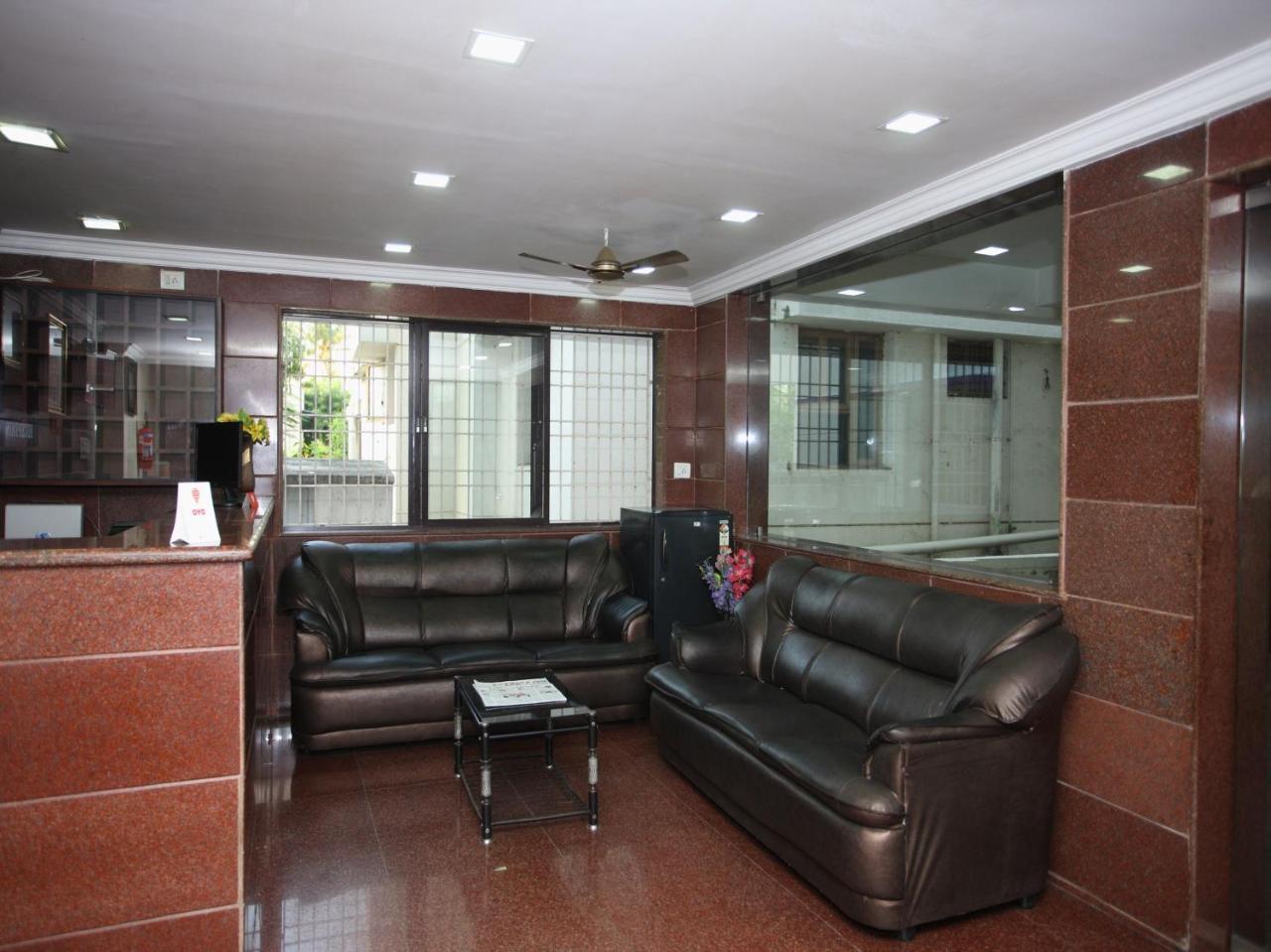 Oyo 10465 Koyambedu Chennai Hotel Buitenkant foto