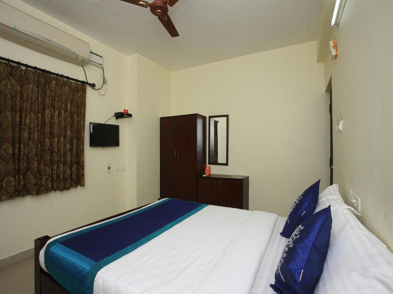 Oyo 10465 Koyambedu Chennai Hotel Buitenkant foto