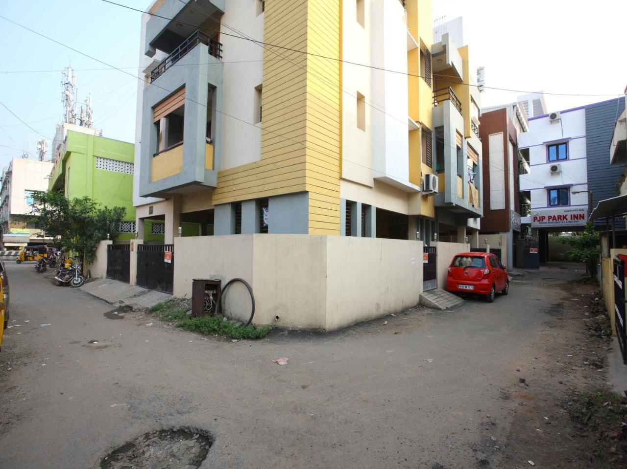 Oyo 10465 Koyambedu Chennai Hotel Buitenkant foto